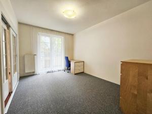 Pronájem bytu 2+kk, Praha - Vysočany, Na břehu, 66 m2