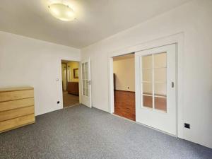 Pronájem bytu 2+kk, Praha - Vysočany, Na břehu, 66 m2