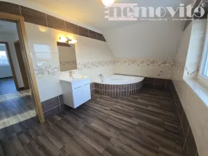 Pronájem rodinného domu, Svinaře, 154 m2