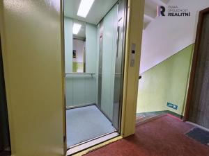 Prodej bytu 2+1, Chodov, Hlavní, 55 m2