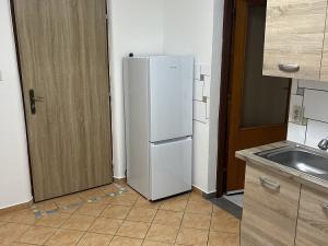 Pronájem bytu 1+1, Rajhradice, Spojovací, 31 m2