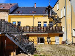 Prodej vícegeneračního domu, Nové Město pod Smrkem, Mírové náměstí, 540 m2