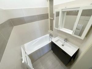 Pronájem bytu 3+1, Praha, Chodská, 102 m2