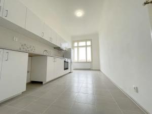 Pronájem bytu 3+1, Praha, Chodská, 102 m2