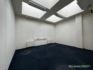 Pronájem kanceláře, Praha - Vysočany, Lisabonská, 30 m2
