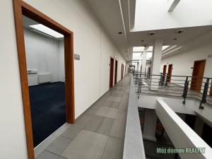 Pronájem kanceláře, Praha - Vysočany, Lisabonská, 30 m2