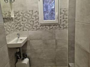 Pronájem kanceláře, Karlovy Vary, Lázeňská, 18 m2