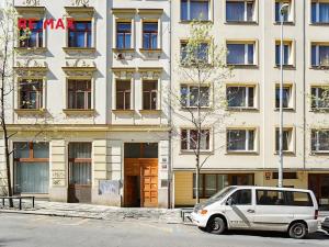 Pronájem bytu 1+1, Praha - Vinohrady, Velehradská, 37 m2
