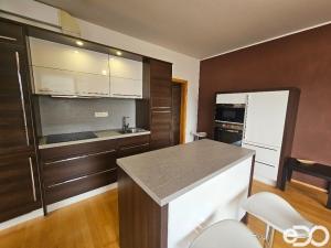 Pronájem bytu 2+kk, Praha, Pod Kavalírkou, 62 m2