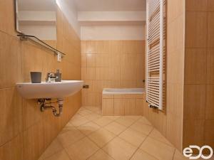 Pronájem bytu 2+kk, Praha, Pod Kavalírkou, 62 m2