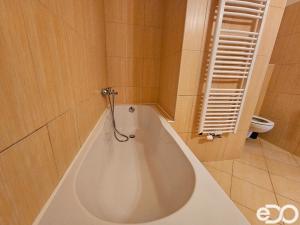 Pronájem bytu 2+kk, Praha, Pod Kavalírkou, 62 m2