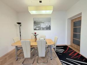 Pronájem bytu 2+1, Praha - Strašnice, Pod strání, 52 m2
