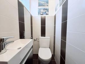 Pronájem bytu 2+1, Praha - Strašnice, Pod strání, 52 m2
