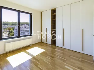 Pronájem bytu 2+kk, Praha - Karlín, Nekvasilova, 60 m2