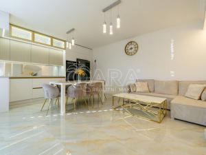 Pronájem rodinného domu, Rostoklaty - Nová Ves II, 90 m2