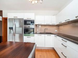 Pronájem bytu 3+kk, Praha - Pitkovice, Pýchavková, 75 m2