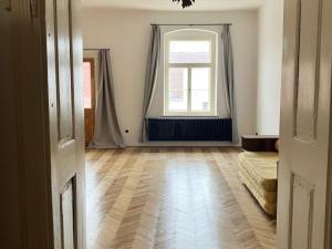 Prodej bytu 2+1, Jindřichův Hradec - Jindřichův Hradec I, Panská, 86 m2