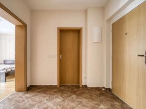 Pronájem bytu 2+kk, Praha - Libeň, V zahradách, 53 m2