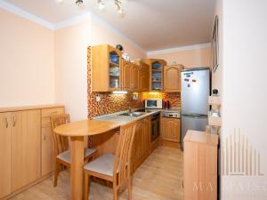 Pronájem bytu 2+kk, Praha - Troja, Hnězdenská, 47 m2