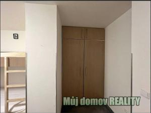 Pronájem bytu 2+kk, Praha - Smíchov, U Santošky, 45 m2