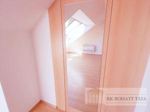 Pronájem bytu 4+kk, Praha - Vysočany, U Harfy, 140 m2