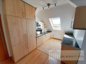Pronájem bytu 4+kk, Praha - Vysočany, U Harfy, 140 m2