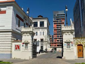 Pronájem kanceláře, Praha - Holešovice, U průhonu, 2124 m2
