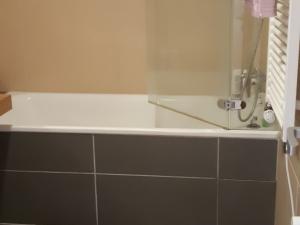Pronájem bytu 2+kk, Praha - Karlín, Křižíkova, 55 m2