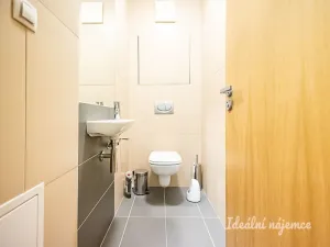 Pronájem bytu 2+kk, Praha - Karlín, Křižíkova, 55 m2