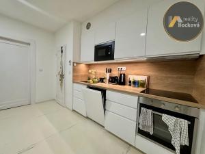 Prodej bytu 2+kk, Praha - Vinohrady, Šrobárova, 49 m2