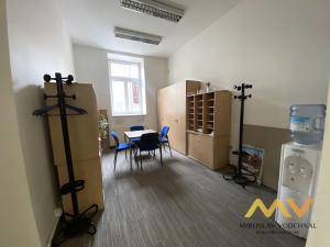 Pronájem kanceláře, Hradec Králové, Československé armády, 306 m2