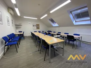 Pronájem kanceláře, Hradec Králové, Československé armády, 306 m2