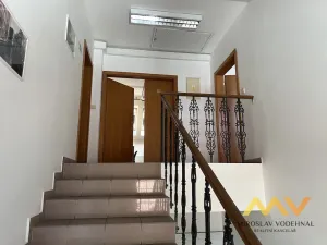 Pronájem kanceláře, Hradec Králové, Československé armády, 306 m2