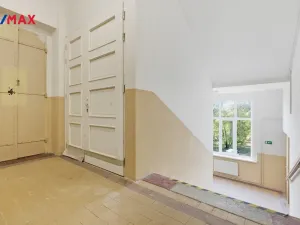 Prodej výrobních prostor, Aš, Tyršova, 4434 m2