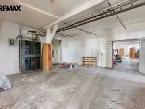 Prodej výrobních prostor, Aš, Tyršova, 4434 m2