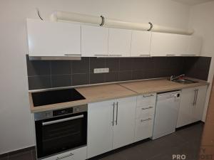 Pronájem bytu 4+1, Velká Dobrá, Akátová, 90 m2
