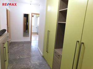 Pronájem bytu 2+kk, Praha - Velká Chuchle, Mrkosova, 60 m2