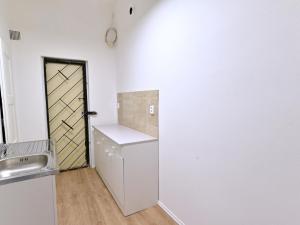 Pronájem obchodního prostoru, Praha - Libeň, Krejčího, 47 m2