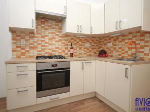 Pronájem bytu 2+1, Praha - Dejvice, Eliášova, 73 m2