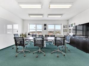 Pronájem kanceláře, Praha, 1330 m2