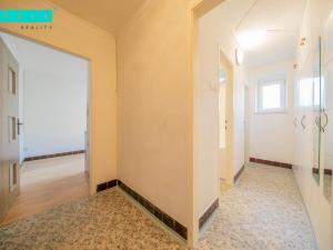 Pronájem bytu 2+1, Olomouc - Neředín, gen. Píky, 65 m2