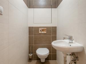 Pronájem bytu 2+kk, Praha - Háje, Steinerova, 63 m2