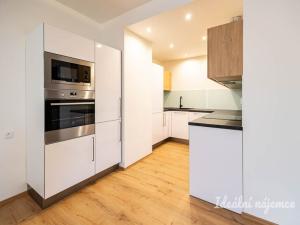 Pronájem bytu 3+kk, Praha, Formanská, 92 m2