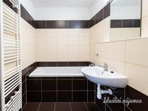 Pronájem bytu 3+kk, Praha, Formanská, 92 m2