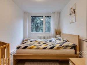 Pronájem bytu 2+kk, Praha - Kobylisy, Hrubého, 43 m2