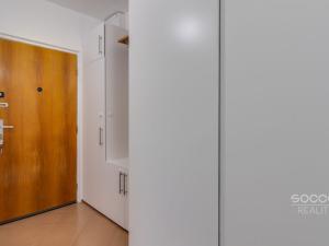Pronájem bytu 2+kk, Praha - Kobylisy, Hrubého, 43 m2