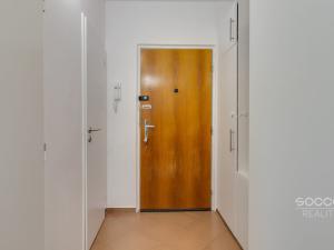 Pronájem bytu 2+kk, Praha - Kobylisy, Hrubého, 43 m2