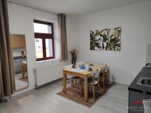 Pronájem bytu 2+kk, Děčín - Děčín III-Staré Město, Žerotínova, 54 m2