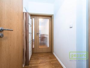 Pronájem bytu 1+kk, Praha - Kolovraty, Meduňková, 36 m2