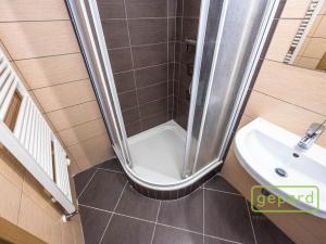 Pronájem bytu 1+kk, Praha - Kolovraty, Meduňková, 36 m2